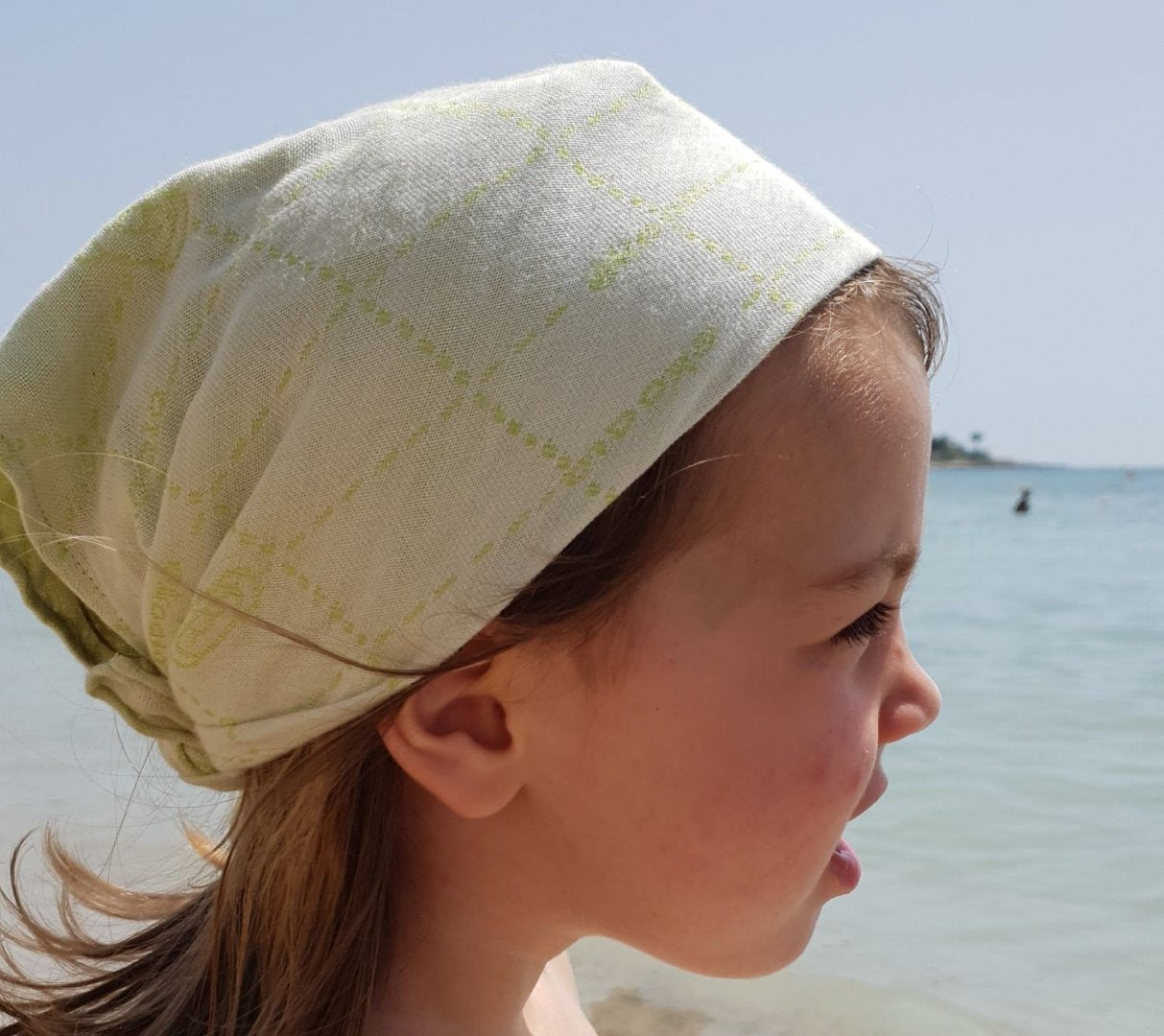 Minú and eKibby - Small Swaddle plus Bib Holder - Orange