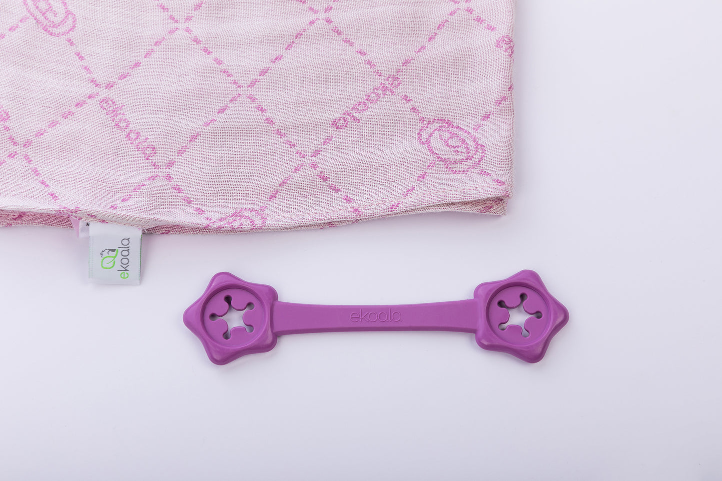 Minú and eKibby - Small Swaddle plus Bib Holder - Purple